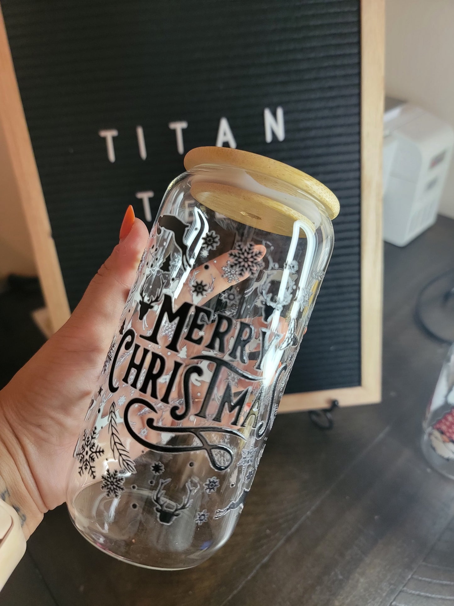 black merry christmas 16 oz glass can